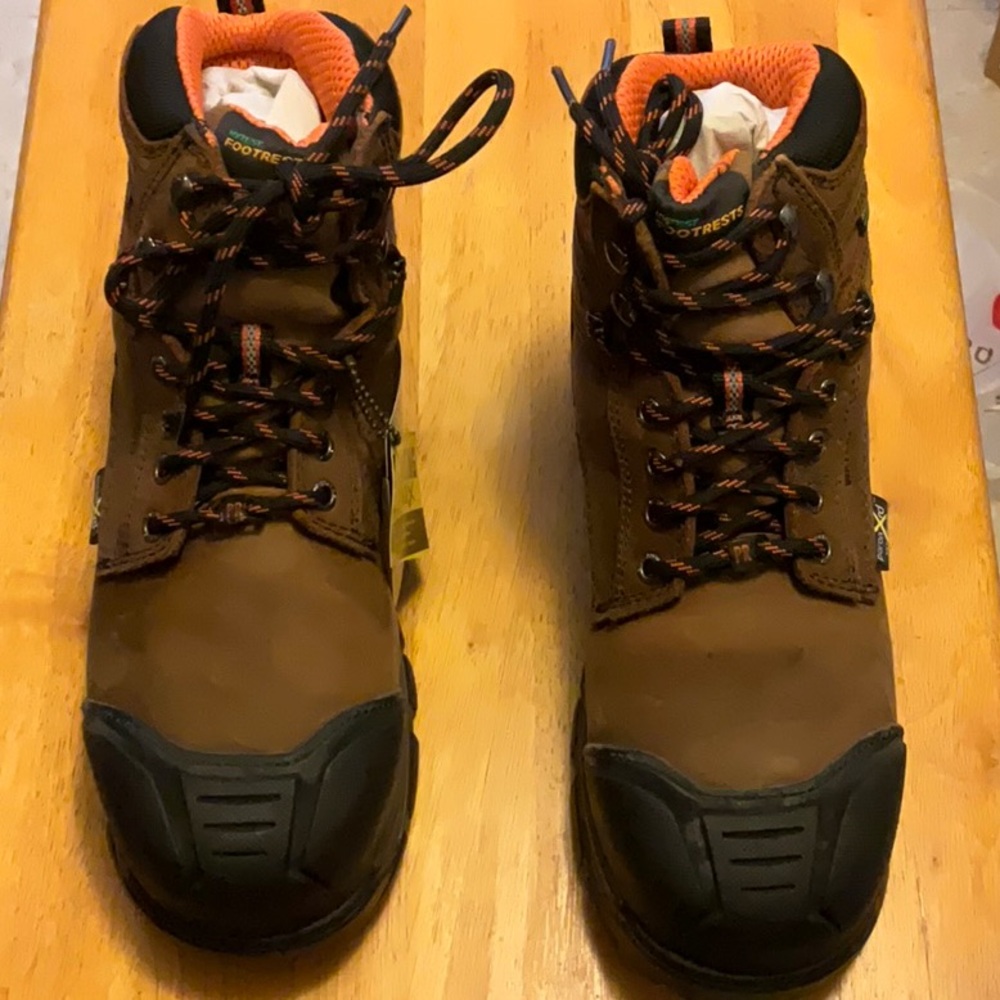 Hytest Men’s Footrest High Energy Waterproof Workboot